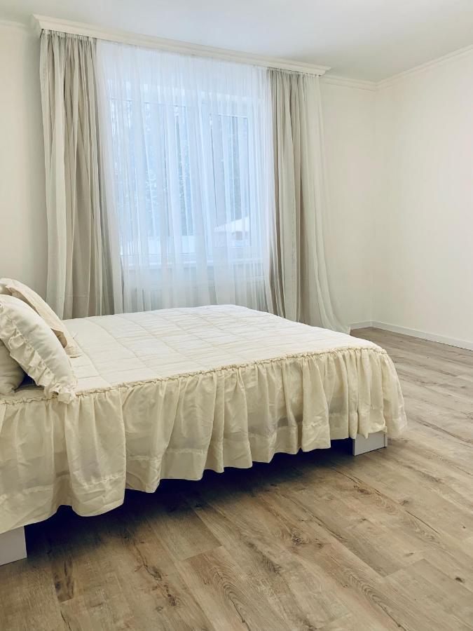 Котедж Макс Slavske Ngoại thất bức ảnh